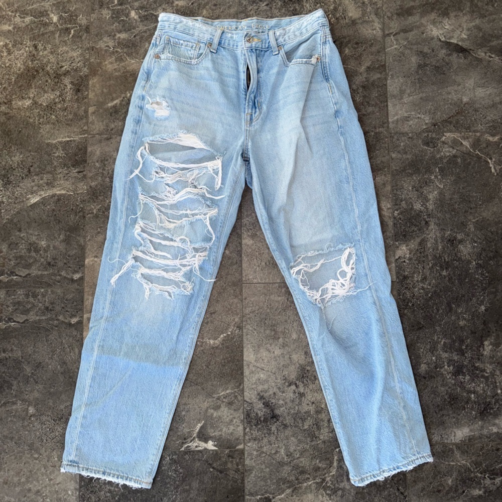 American Eagle Outfitters Mom Straight Jean Size 6